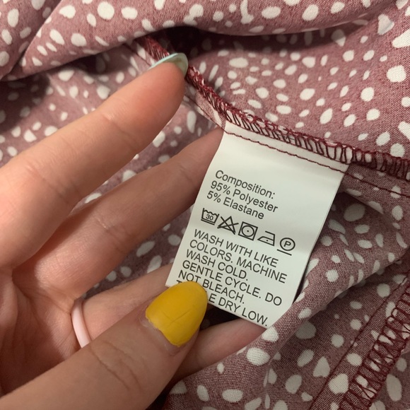 Burgundy fake button ruffle dress - Picture 4 of 6